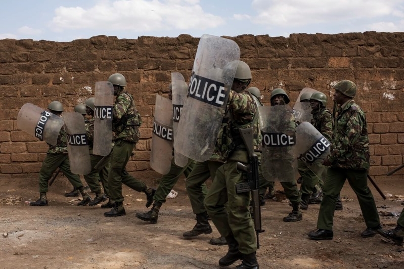 Policía de Kenia