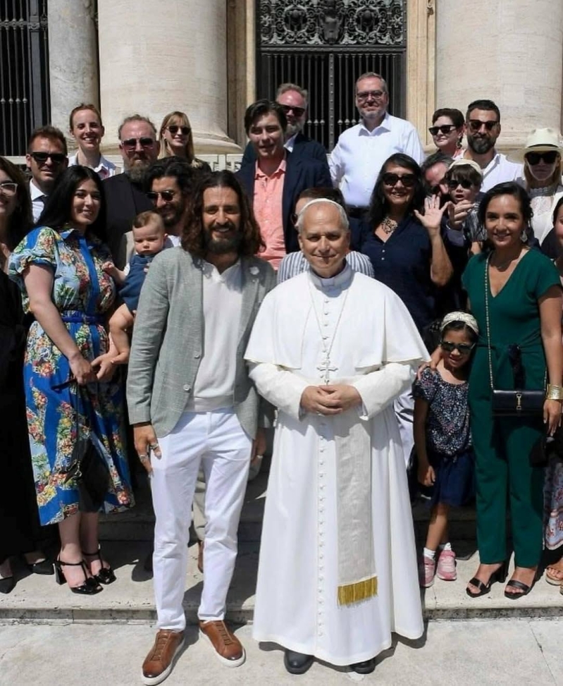 Elenco de The Chosen con el papa