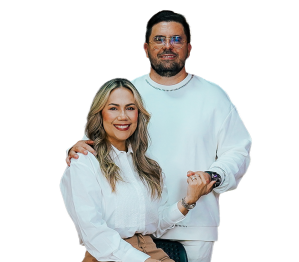 Pastor Iván Delgado Glenn, junto a su esposa Malena