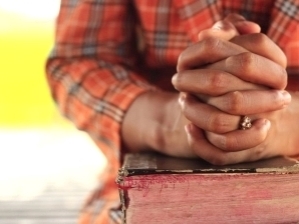 Ayuda a las iglesias