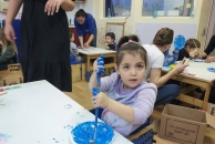 Niña en Chimes Israel