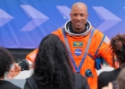 Piloto Victor Glover de la NASA