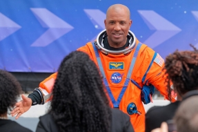Piloto Victor Glover de la NASA