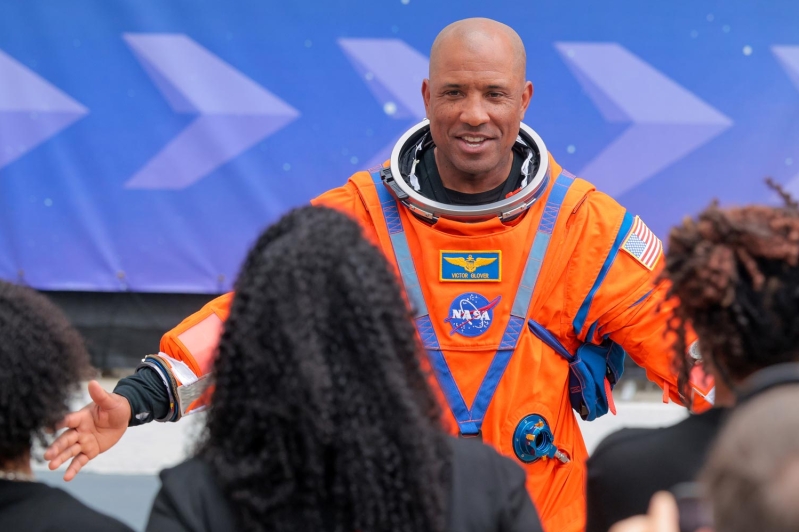 Piloto Victor Glover de la NASA