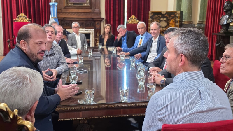 AEL en el Congreso con Menem