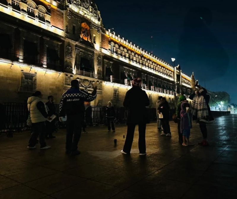 Oración en el Zócalo de México
