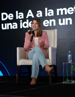 Fayra Castro presenta su libro De la A a la meta