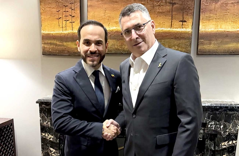 de la Espriella y Gideon Saar