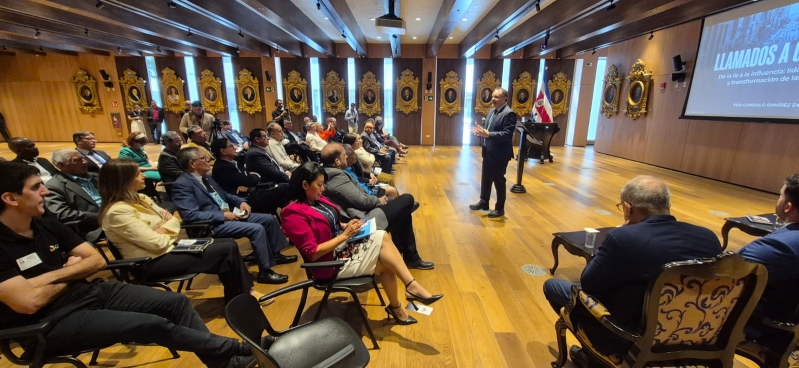 Líderes evangélicos visitan Asamblea Legislativa