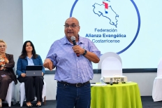 Pastor Ronald Vargas FAEC