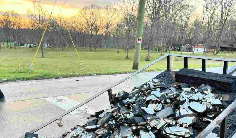 Queman Biblias afuera de una iglesia en Estados Unidos