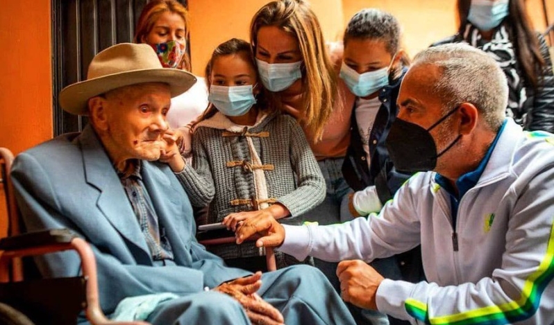 Muere el hombre más viejo del mundo, atribuyó su larga vida a amar a Dios