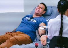 Jovenes cristianos donan sangre a hemocentro en Brasilia