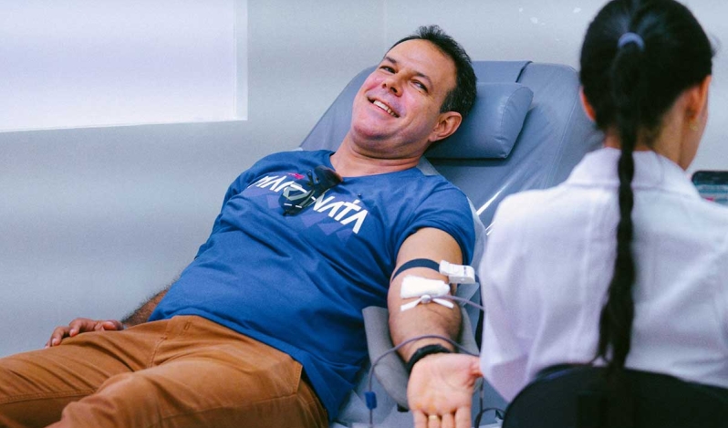 Jovenes cristianos donan sangre a hemocentro en Brasilia