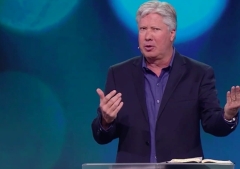 Robert Morris renuncia como pastor de la Iglesia Gateway