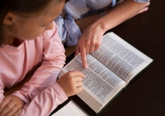 Oklahoma exige enseñanza de la Biblia en las escuelas públicas