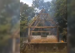 Incendian iglesia evangélica en Oaxaca, México