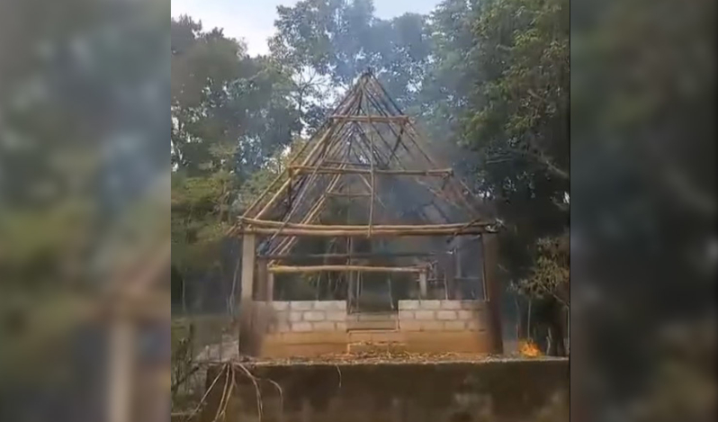 Incendian iglesia evangélica en Oaxaca, México