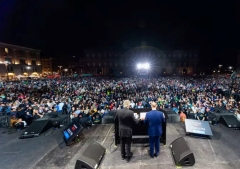 Franklin Graham predica en el evento evangélico más grande en la historia de Nápoles, Italia