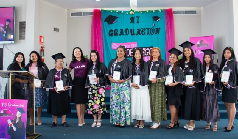 Más de 1800 mujeres se capacitan como líderes cristianas en Ecuador