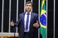 ¿Quién es Nikolas Ferreira? El joven diputado que está dando de qué hablar en Brasil