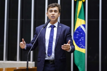 ¿Quién es Nikolas Ferreira? El joven diputado que está dando de qué hablar en Brasil