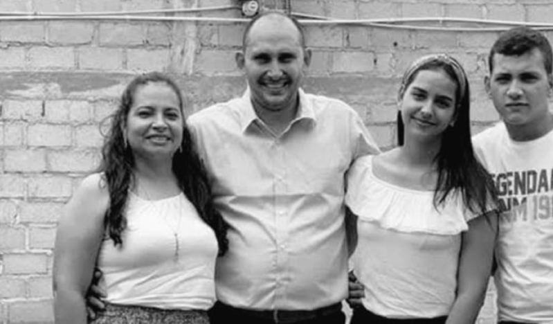 Un mes después de la masacre: la iglesia que pastoreaban los Lora Rincón reabre sus puertas