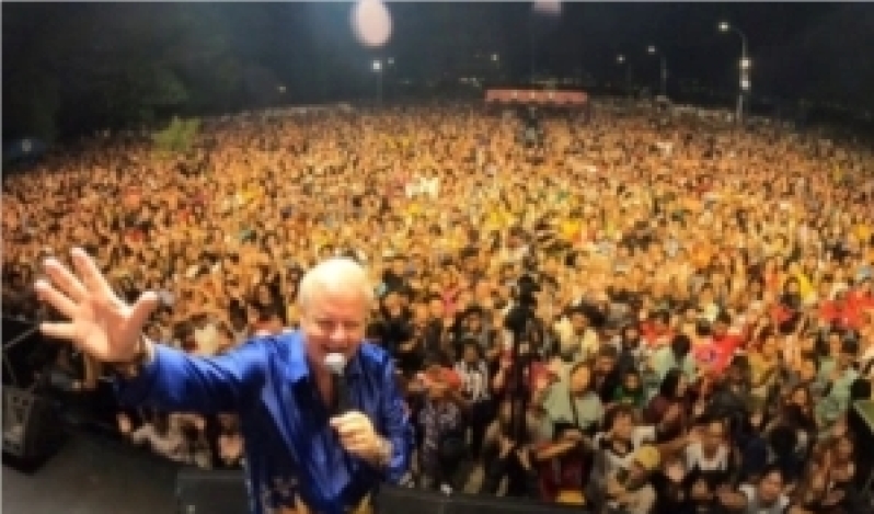 Musulmanes en Indonesia protestan contra predicadores en evento evangelístico
