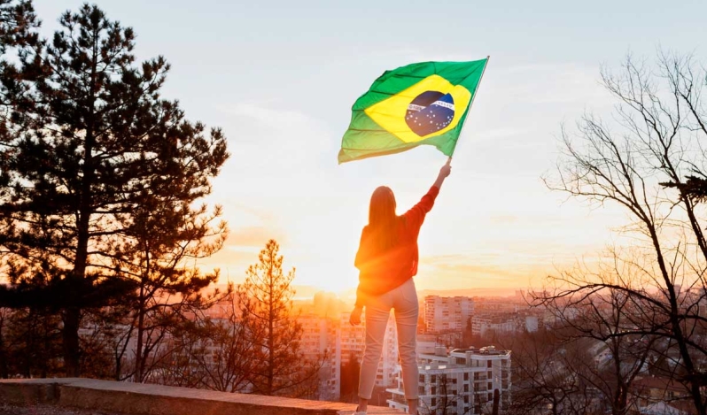 Experto internacional investiga la crisis de censura en Brasil tras el regreso de Rumble