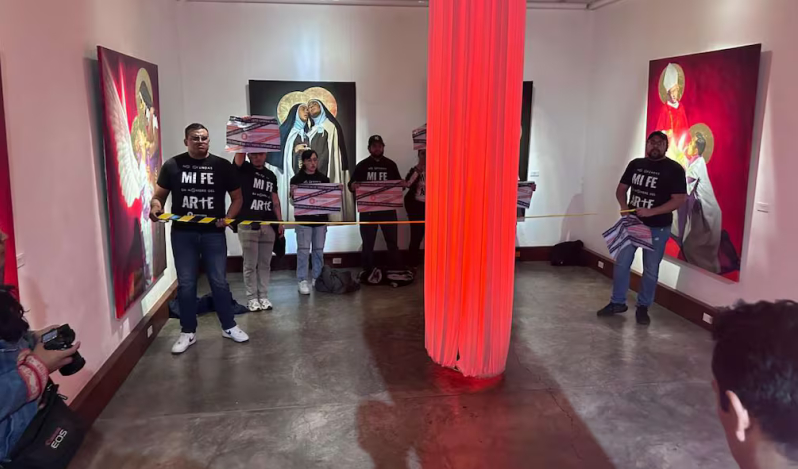 Exposición de arte mezcla la religión y el sexo en la UNAM de México