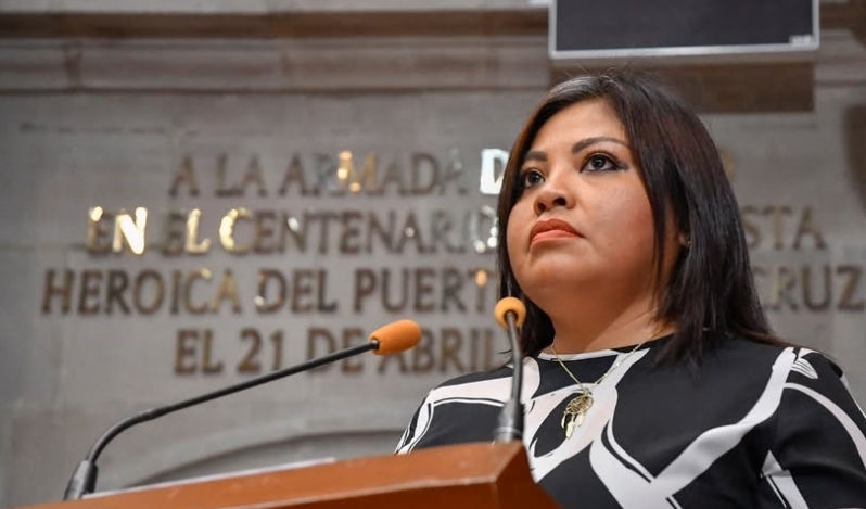 Diputada de MORENA critica obsequio de Biblia y lo califica como “violencia simbólica”