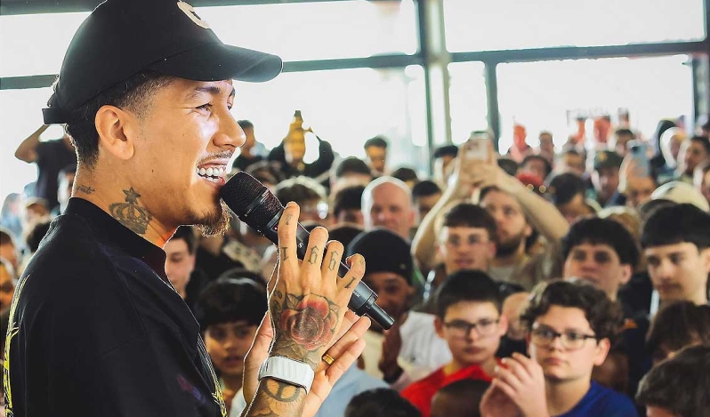 Roberto Firmino: del fútbol a la fe, ahora como pastor evangélico