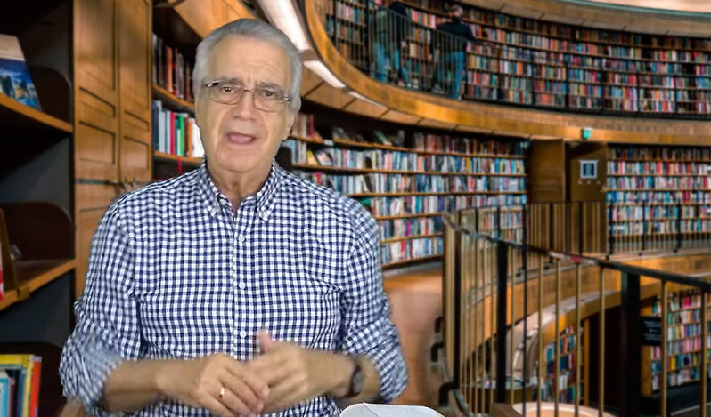 Perez Millos desmiente a pastora que aduce que la Trinidad fue creada por un “Dios esencia”