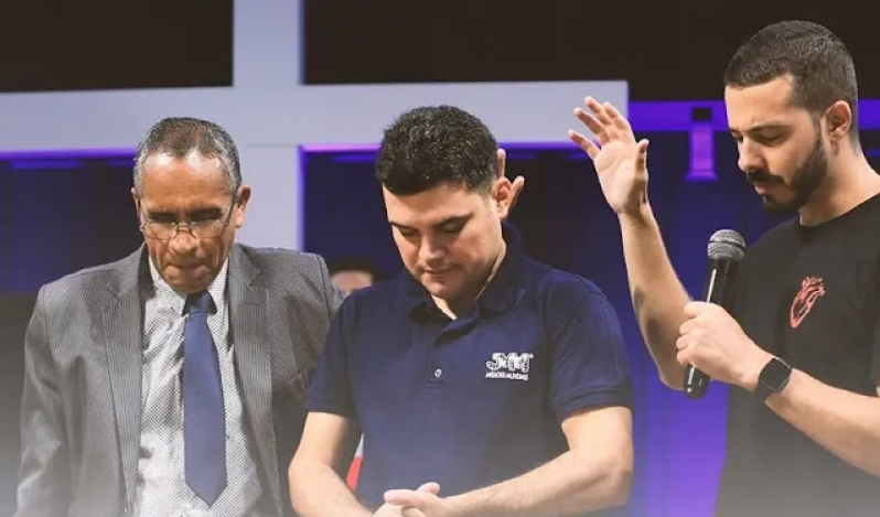 Refugiado iraní planta la primera iglesia de lengua persa en Brasil y se convierte en pastor bautista