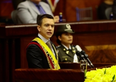 Daniel Noboa es reelegido presidente de Ecuador en medio de tensiones políticas y compromisos por la familia