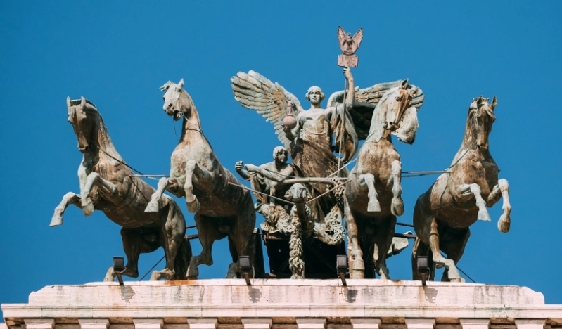 El tiempo de Pascua nos recuerda cómo siempre ha sido el poder