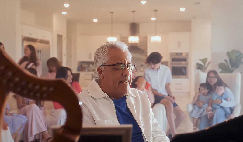 Danny Berrios lanza emotivo homenaje musical a las madres