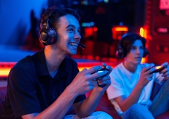 Jóvenes cristianos llevan mensaje de fe a los mundos virtuales de Minecraft, Roblox y Fortnite