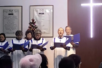 Los cristianos en China deben cantar al partido comunista antes de alabar a Jesús
