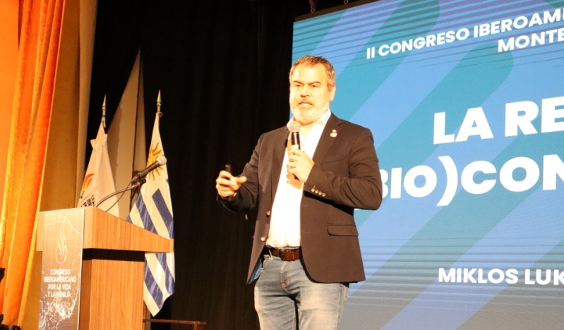 Miklos Lukacs advierte en Montevideo sobre los riesgos del transhumanismo y el cientificismo