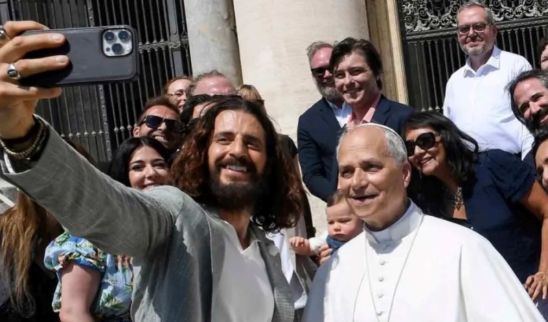 Elenco de The Chosen es recibido por el papa León XIV en el Vaticano