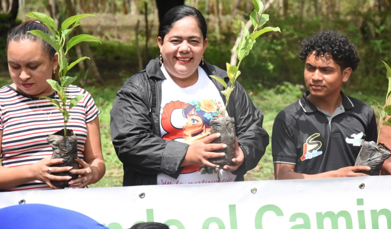 Plantan más de 7 mil árboles en el Corredor Seco de Nicaragua para enfrentar la sequía