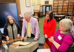 Descubren una Biblia perteneciente a uno de los padres fundadores de Australia