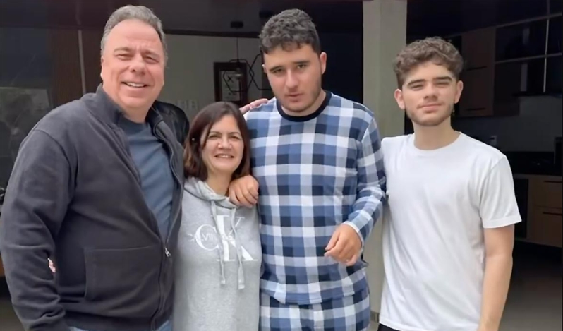 Inclusión y fe: adolescente con autismo severo es bautizado en ceremonia especial