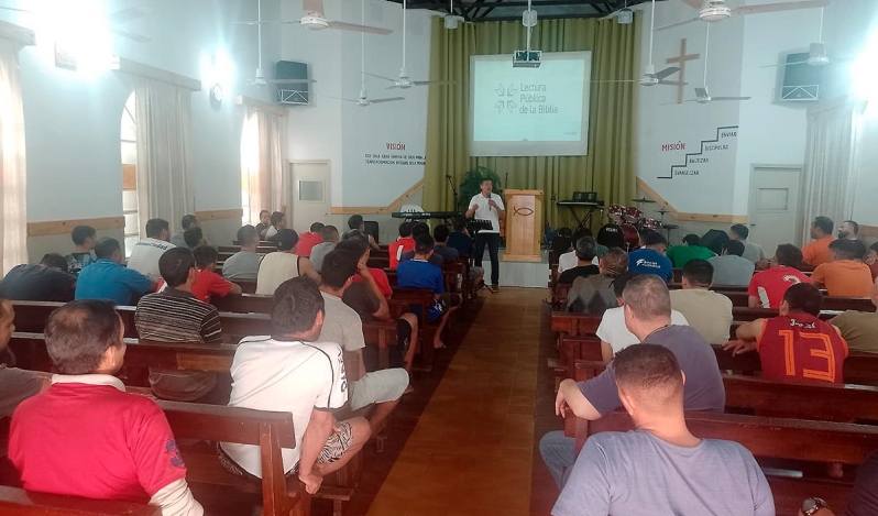 Realizan lectura pública de la Biblia en la penitenciaría de Tacumbú, Paraguay