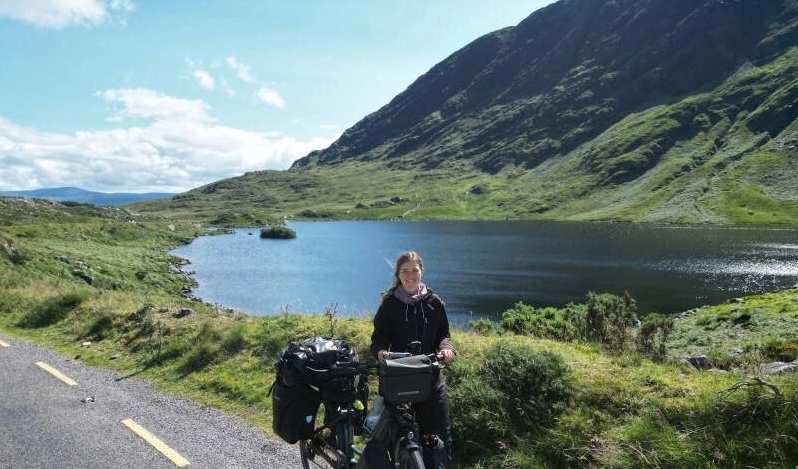Youtuber cristiana alemana recorre Europa en bicicleta buscando unidad entre creyentes