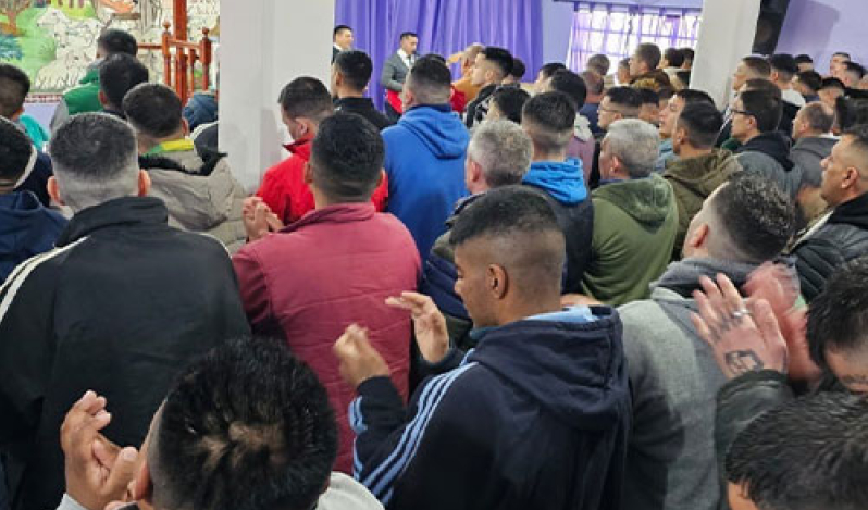 Un total de 154 internos fueron bautizados en una cárcel de Buenos Aires
