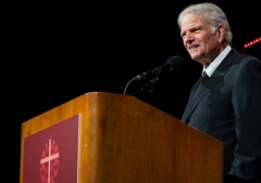 Zelenski otorga a Franklin Graham la más alta condecoración de Ucrania por su labor humanitaria