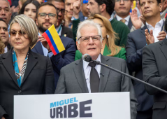 Colombia: El padre de Miguel Uribe Turbay asume su legado y entra en la contienda presidencial