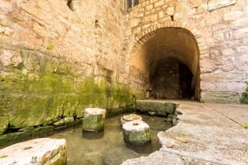 Arqueólogos descubren un muro masivo en el sitio donde Jesús sanó a un ciego según Evangelio de Juan